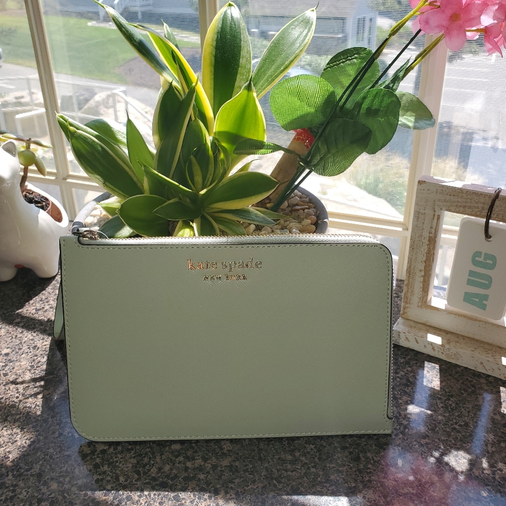 NWT Kate Spade Mint Wristlet - Picture 3 of 7